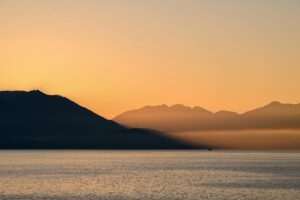 Anchorage Midnight Sun Guide 2026: Summer Solstice Events, Photography & Tips