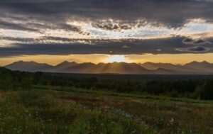 Anchorage Midnight Sun 2026 — What Happens at Summer Solstice & How to Enjoy It